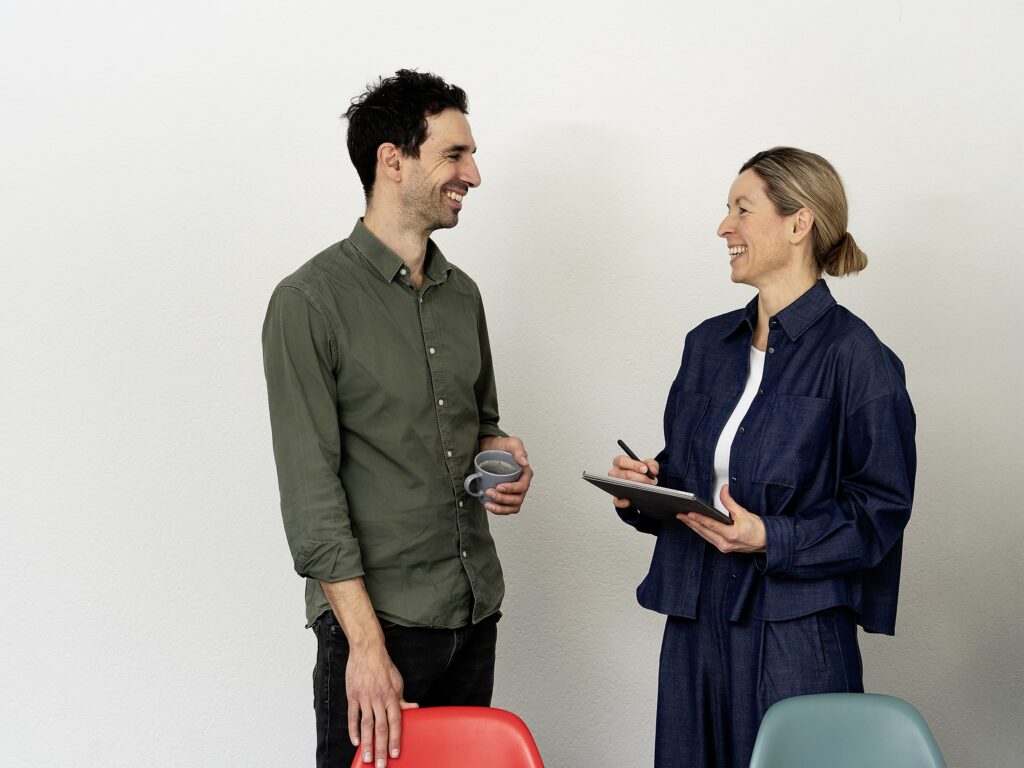 Dominique Lorandt und Reto Auer am Diskutieren